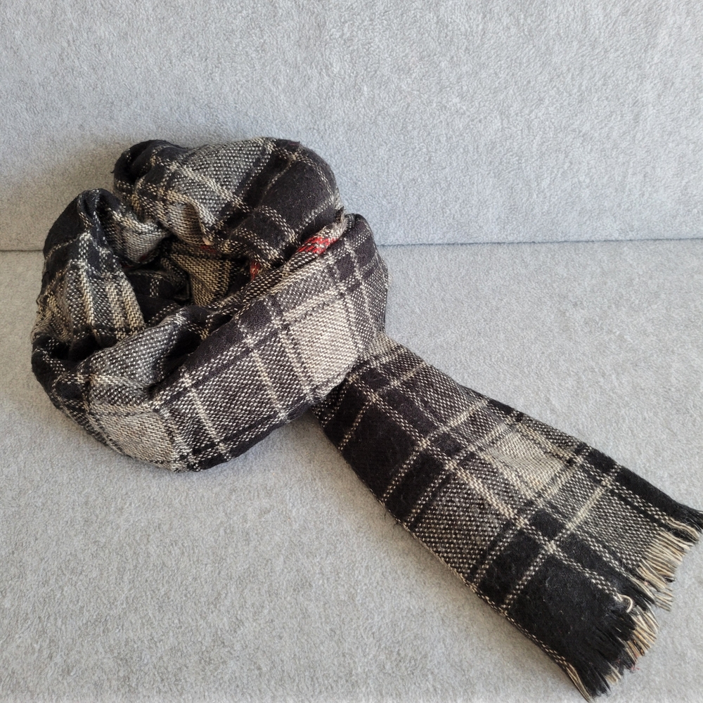 GAP Scarf - Picture 2 of 4